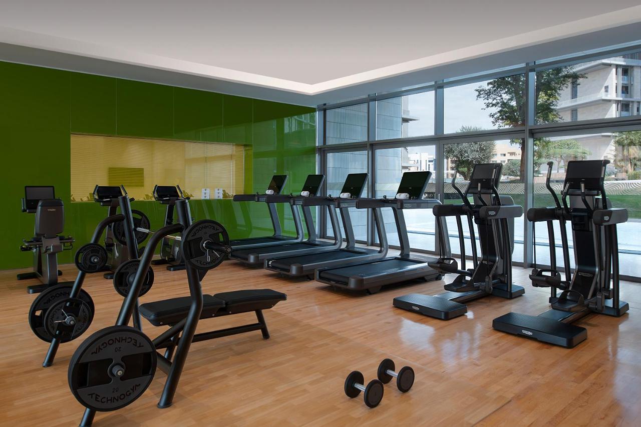 Banyan Tree Doha At La Cigale Mushaireb Exteriör bild The gym at the hotel