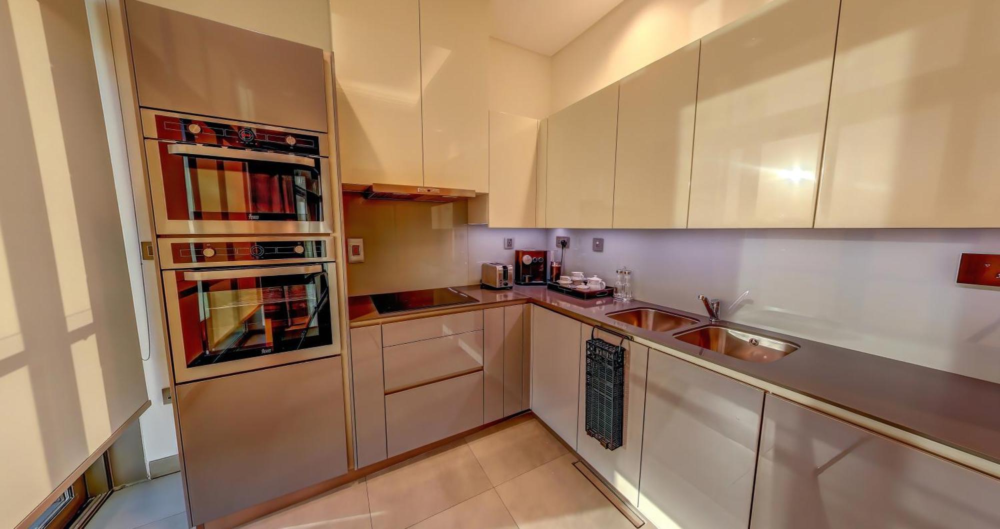 Banyan Tree Doha At La Cigale Mushaireb Exteriör bild A kitchen